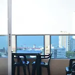 Estudio Moderno Frente Al Mar