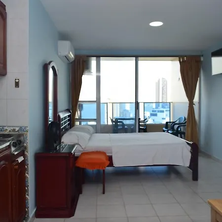 Estudio Moderno Frente Al Mar Apartamento
