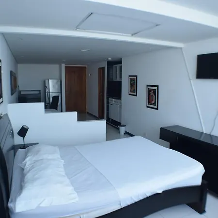 Estudio Moderno Frente Al Mar Apartamento