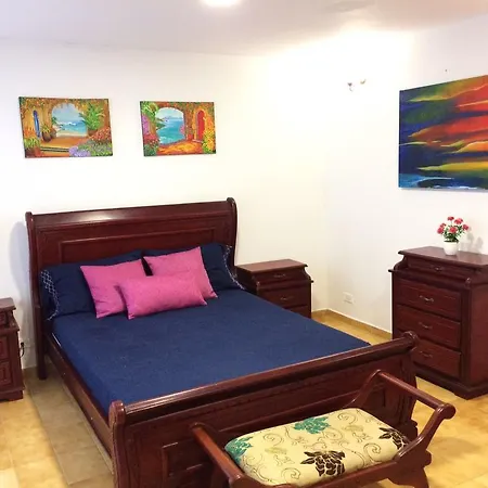 Estudio Moderno Frente Al Mar *