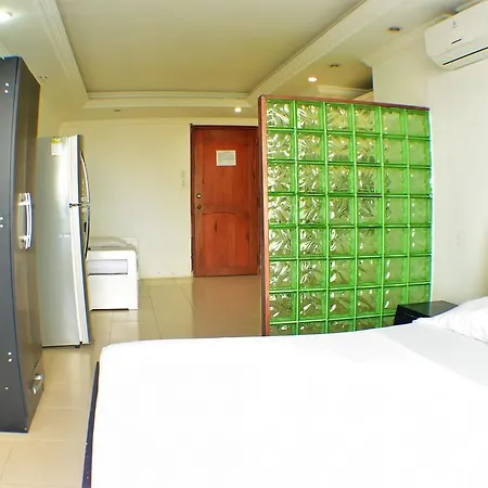 Estudio Moderno Frente Al Mar Apartamento *