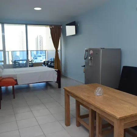 Estudio Moderno Frente Al Mar